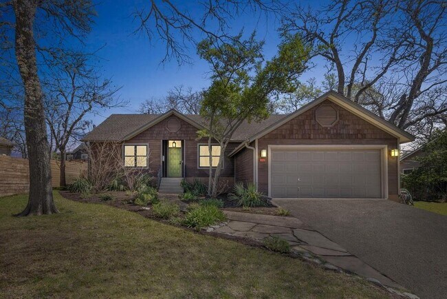 4015 Cherrywood Rd in Austin, TX - Building Photo - Building Photo