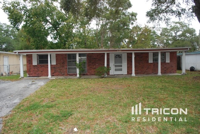 property at 2160 Alemanda Dr