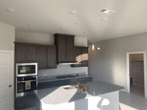 1821 Leo Dr in Van Alstyne, TX - Building Photo - Building Photo