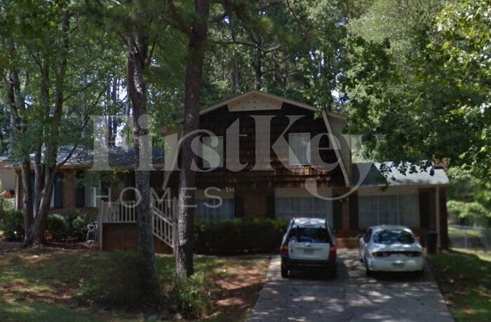 5800 Oakleaf Way in Stone Mountain, GA - Foto de edificio