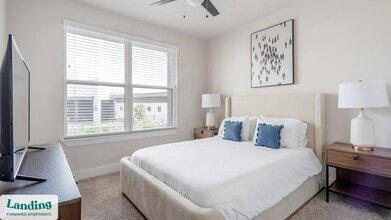 15950 Chase Hill Blvd, Unit 8402 in San Antonio, TX - Foto de edificio - Building Photo