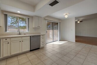 1129 N 87th Pl in Scottsdale, AZ - Foto de edificio - Building Photo