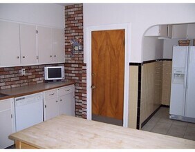 474 Main St-Unit -2 in Medford, MA - Building Photo - Building Photo