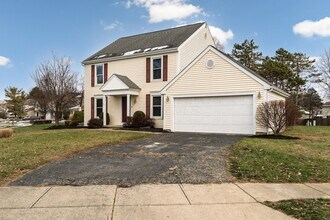 2236 Sunleaf Ct in Columbus, OH - Building Photo - Building Photo