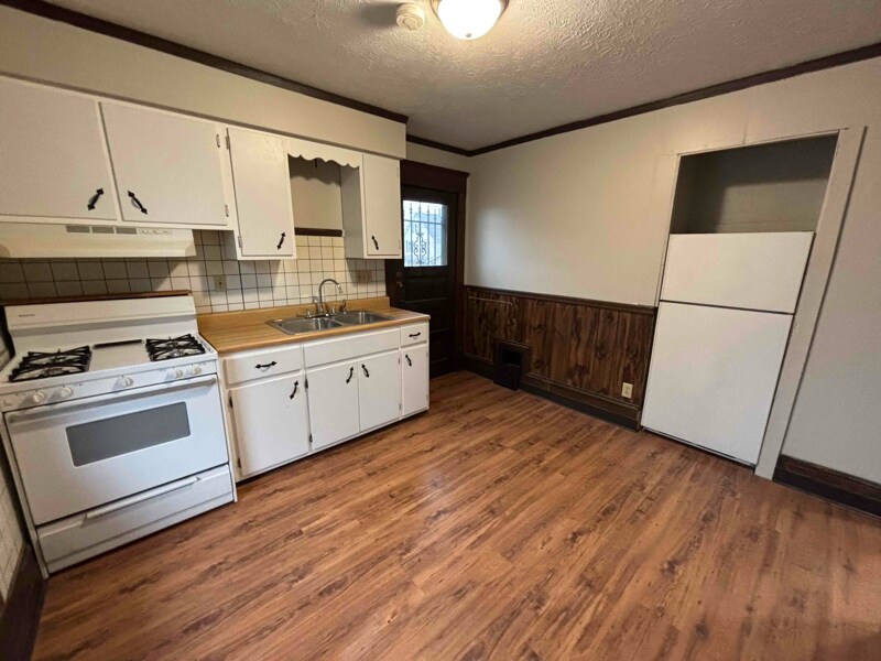 703 Harrison Ave SW in Canton, OH - Building Photo