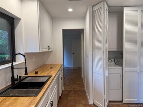 15 Old Field in Roslyn, NY - Building Photo - Building Photo