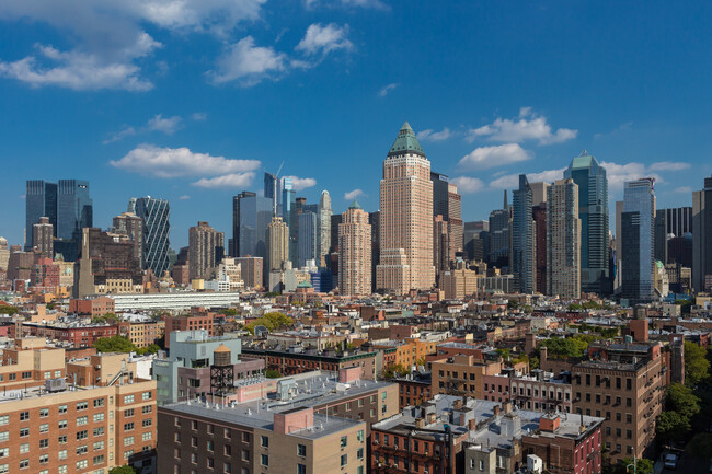 Gotham West in New York, NY - Foto de edificio - Building Photo