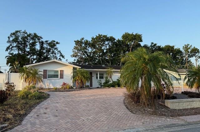 property at 3041 Hoyt Ave
