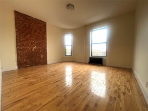 444 Ralph Ave in Brooklyn, NY - Foto de edificio - Building Photo