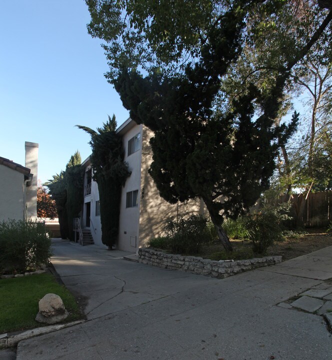 549 Wheeling Way in Los Angeles, CA - Building Photo