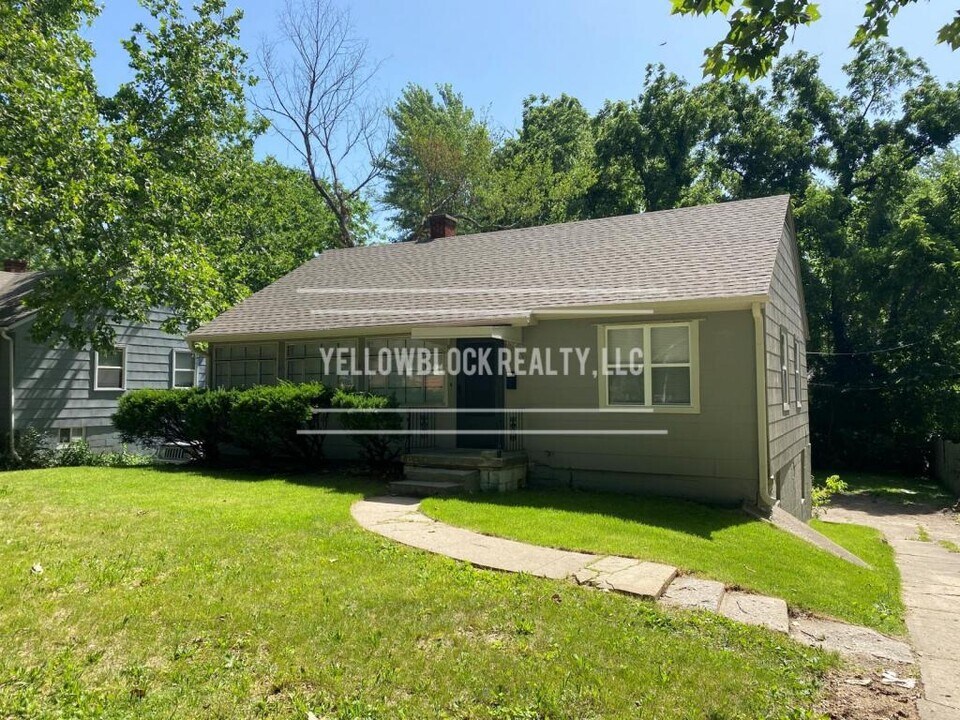 6649 Lydia Ave in Kansas City, MO - Building Photo