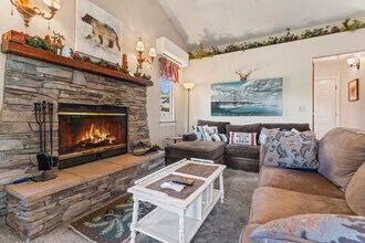 26520 Walnut Hills Dr in Lake Arrowhead, CA - Building Photo - Building Photo