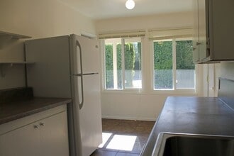810 E Sunny Dunes Rd in Palm Springs, CA - Building Photo - Building Photo