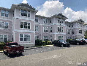 Room in Condo on Morreene Rd in Durham, NC - Building Photo - Building Photo