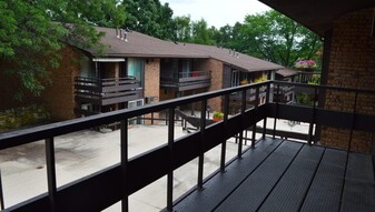 6245 Charing Cross Ln, Unit D in Middleton, WI - Building Photo