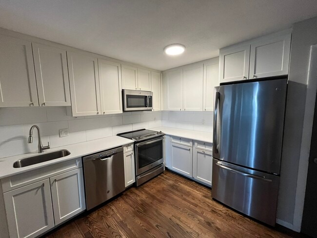 40 Evergreen St, Unit 50-28 in Boston, MA - Foto de edificio - Building Photo