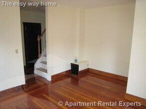 79 Capen St, Unit #2 in Medford, MA - Building Photo - Building Photo