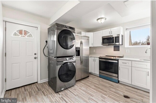 14407 Oakvale St, Unit Ground floor unit in Rockville, MD - Foto de edificio - Building Photo