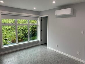 2483 10th Av E in Vancouver, BC - Building Photo - Building Photo