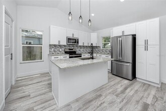 2859 38th Ave N in St. Petersburg, FL - Building Photo - Building Photo