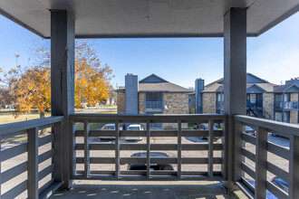 Hacienda Apartments in Beaumont, TX - Building Photo - Building Photo