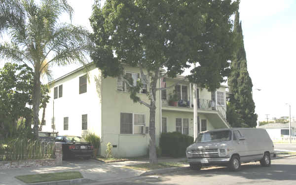 6166 Dennison St in Los Angeles, CA - Foto de edificio