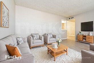 137 Kola St in Henderson, NV - Building Photo - Building Photo