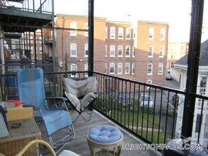 23 Egremont Rd, Unit 4 in Boston, MA - Building Photo - Building Photo