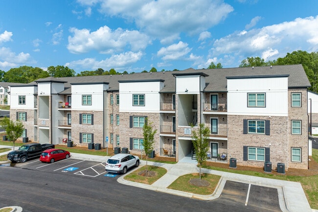 Pointe Grand Dawsonville