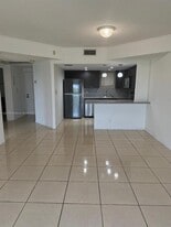 8290 Lake Dr, Unit 520 in Doral, FL - Building Photo