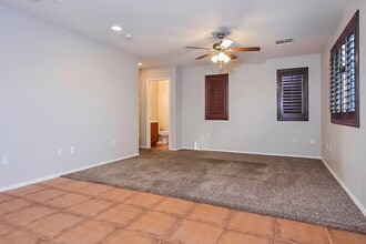 10457 MIHELA Ave in Las Vegas, NV - Foto de edificio - Building Photo