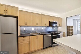 4515 Willard Ave in Chevy Chase, MD - Building Photo - Building Photo