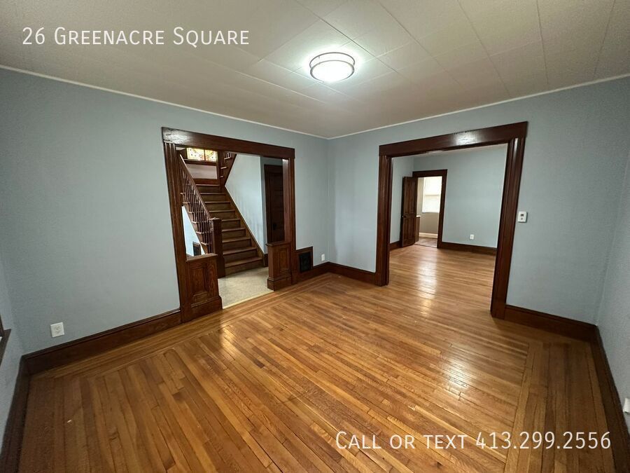 26 Greenacre Square in Springfield, MA - Building Photo