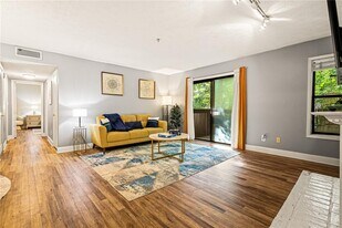 2610 Cumberland Ct SE in Smyrna, GA - Building Photo