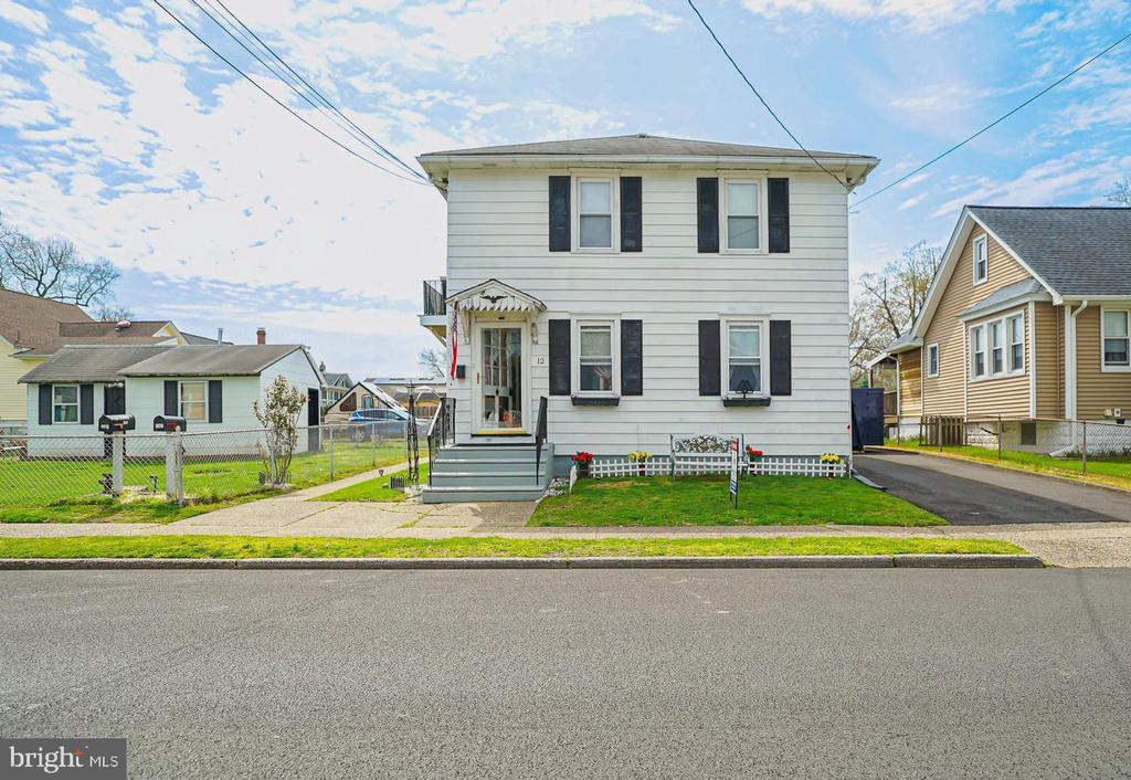 12 Anna Ave in Maple Shade, NJ - Building Photo