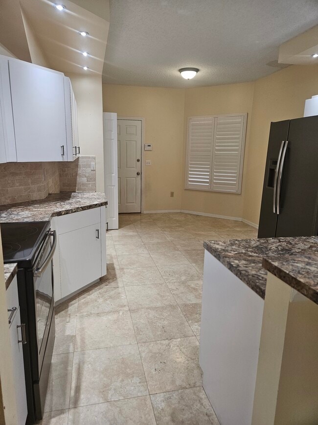 1208 Clays Trl in Oldsmar, FL - Foto de edificio - Building Photo