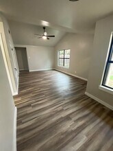 518 Wigwam Ln in Kerrville, TX - Building Photo - Building Photo