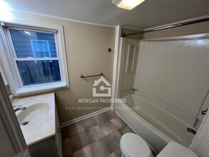 501 Taylor St in Pendleton, IN - Foto de edificio - Building Photo