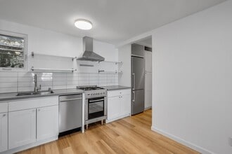 22 Montezuma St, Unit 22A in San Francisco, CA - Foto de edificio - Building Photo