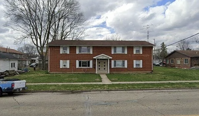 115 S Church St in New Carlisle, OH - Building Photo - Building Photo