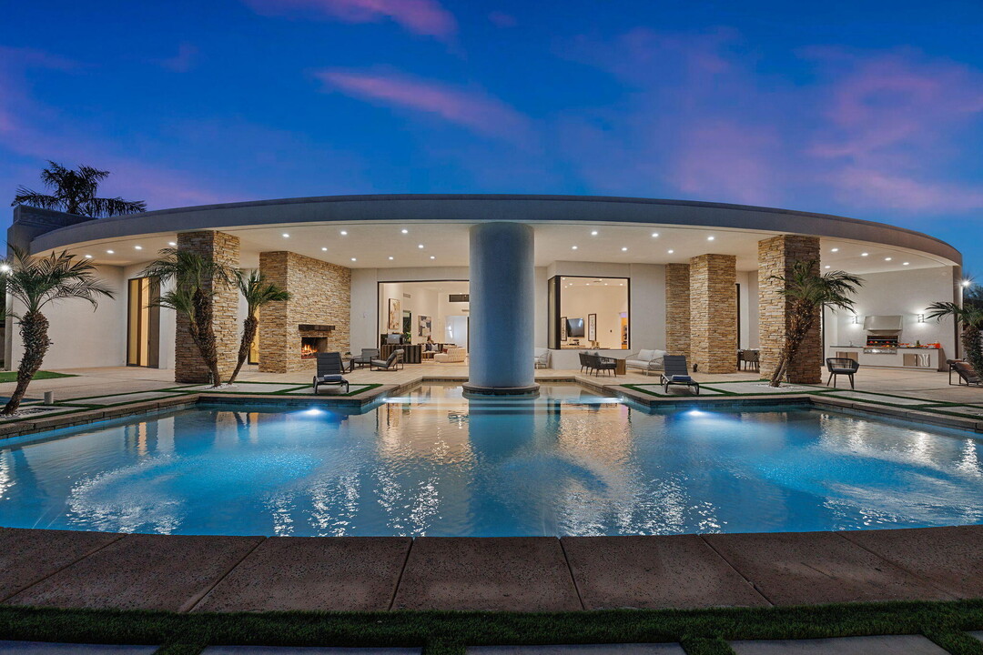 17 Strauss Terrace in Rancho Mirage, CA - Foto de edificio