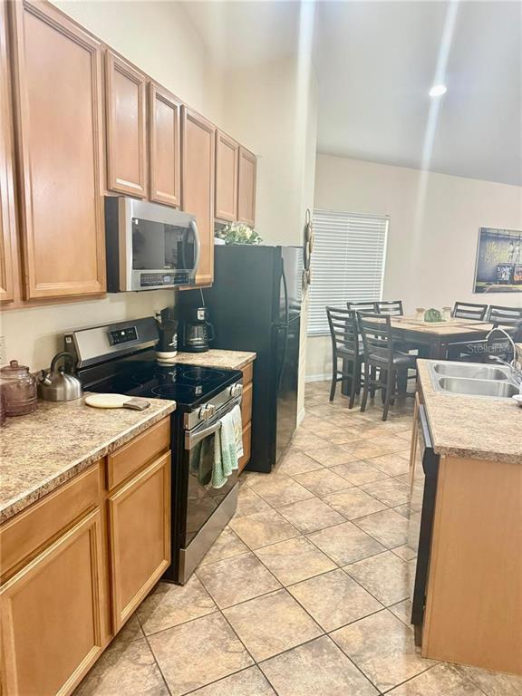 348 Lake Davenport Cir in Davenport, FL - Building Photo - Building Photo