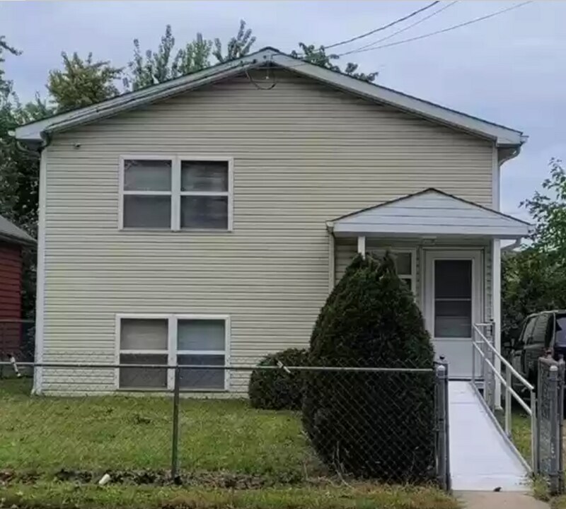 406 W 3rd St in Erie, PA - Foto de edificio