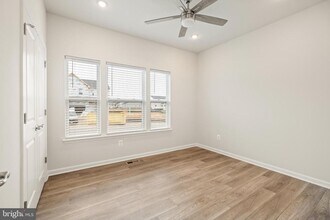 148 Huntwell W Ave in Ranson, WV - Building Photo - Building Photo