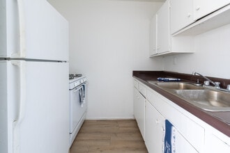 The Axis - Tucson Apartments in Tucson, AZ - Building Photo - Interior Photo