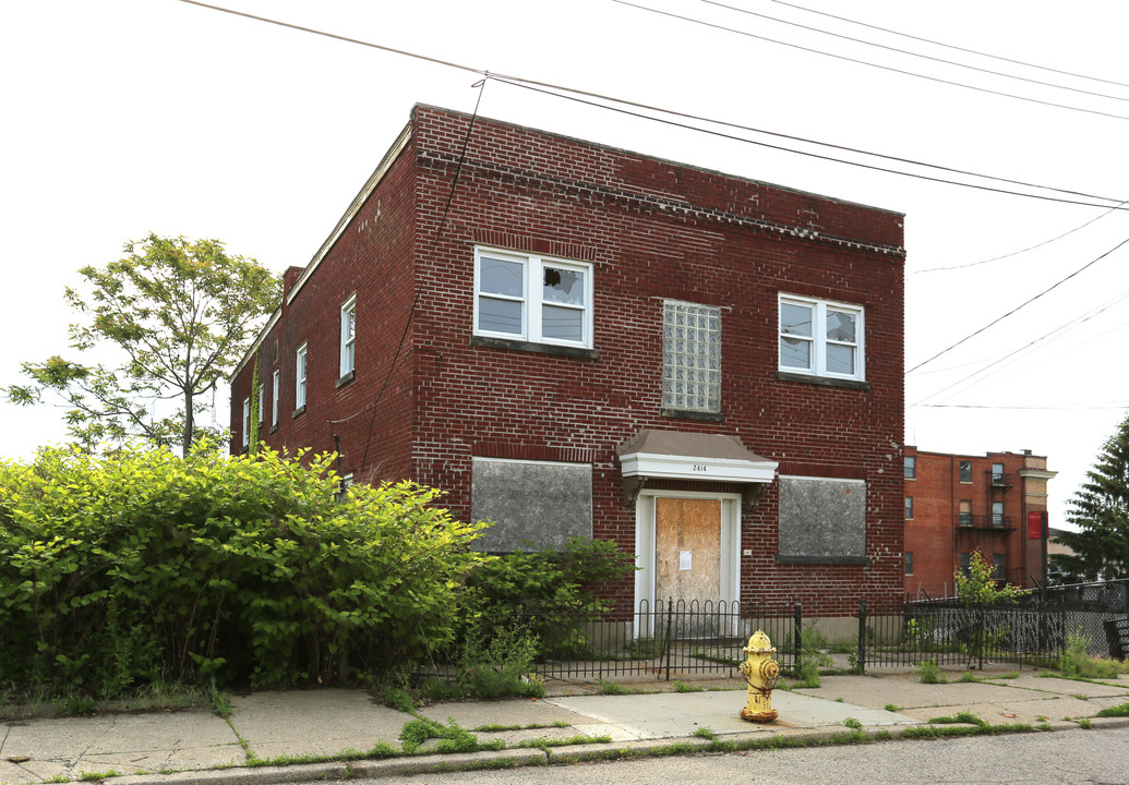 2414 Copelen St in Cincinnati, OH - Foto de edificio