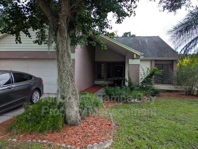 12032 Steppingstone Blvd in Tampa, FL - Building Photo - Building Photo