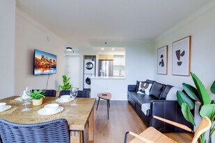 801 15th St S in Arlington, VA - Building Photo