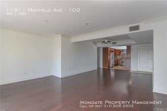 11911 Mayfield Ave in Los Angeles, CA - Building Photo - Building Photo
