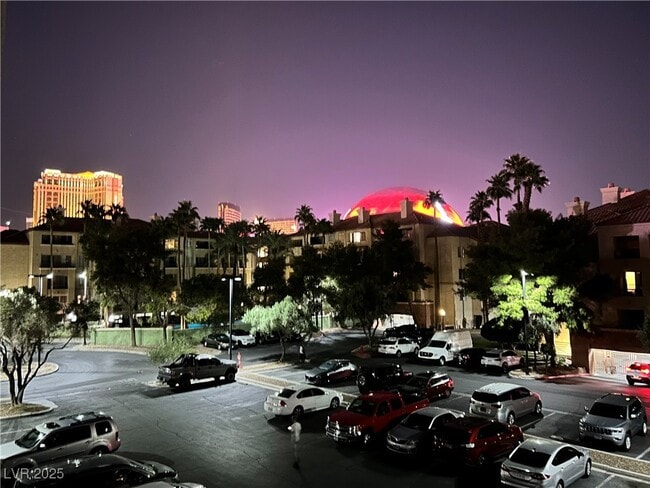 220 E Flamingo Rd in Las Vegas, NV - Building Photo - Building Photo